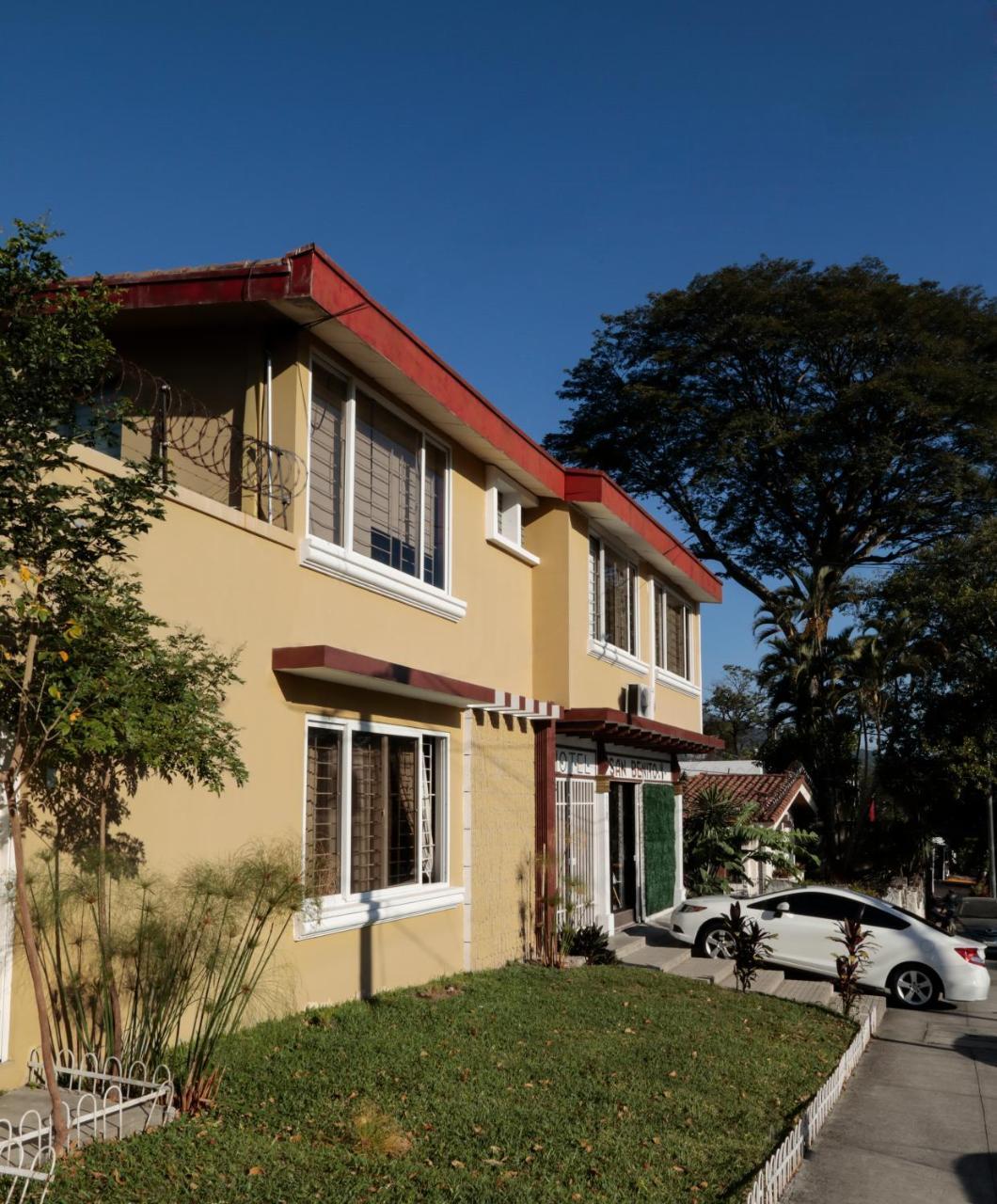 סאן סלבדור Hostal San Benito מראה חיצוני תמונה